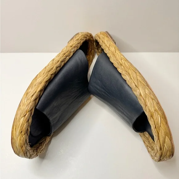 Paloma Barcelo Women’s Kaie Navy Napa Leather Slides. Size 37 EU/ 6.5 US - Picture 7 of 8